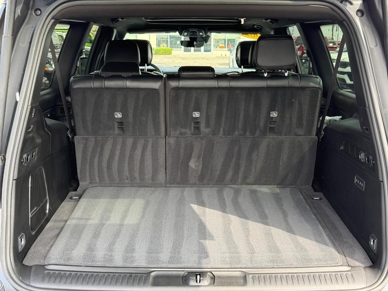 Jeep Wagoneer L Vehicle Image 07