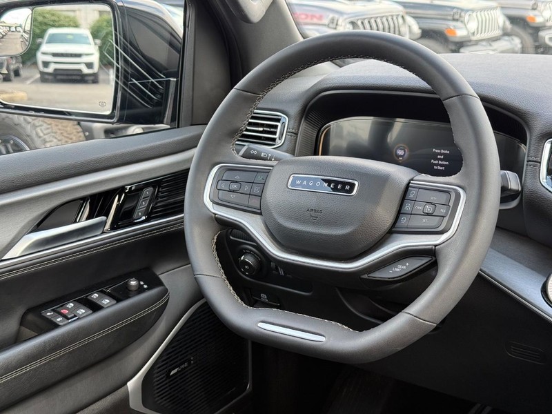 Jeep Wagoneer L Vehicle Image 15