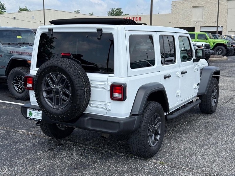 Jeep Wrangler Vehicle Image 03