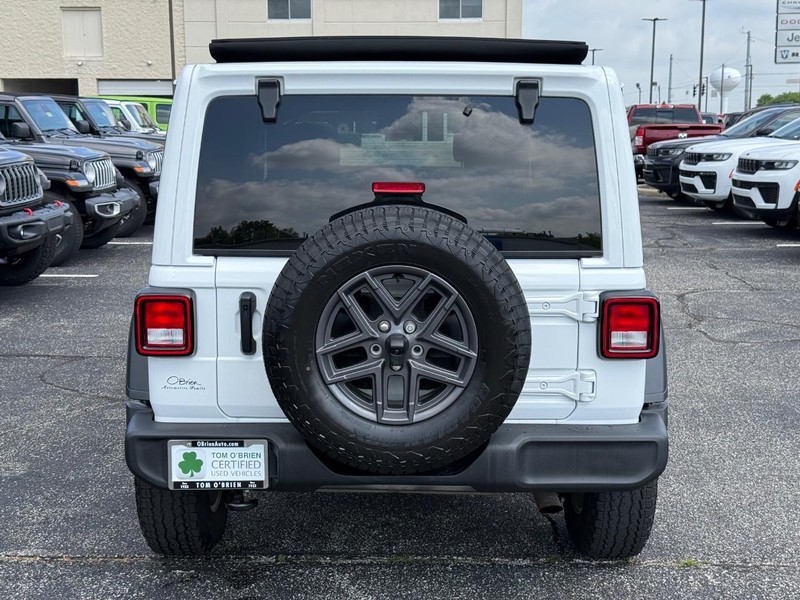 Jeep Wrangler Vehicle Image 04