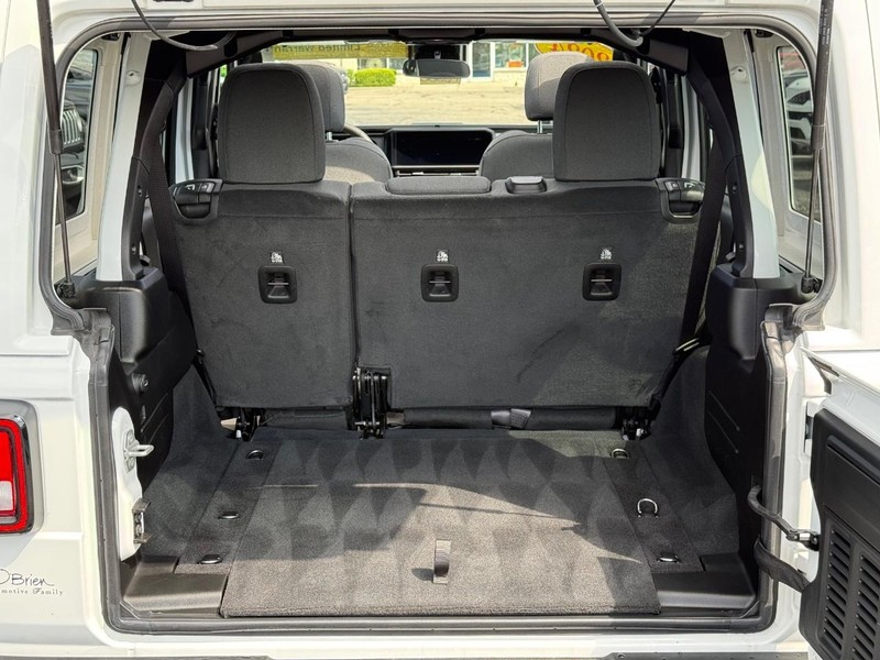 Jeep Wrangler Vehicle Image 07