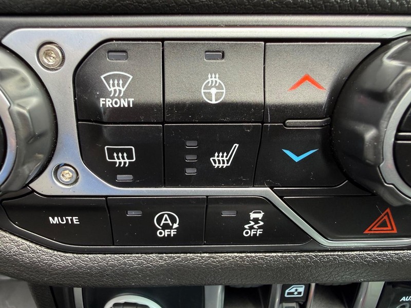 Jeep Wrangler Vehicle Image 17