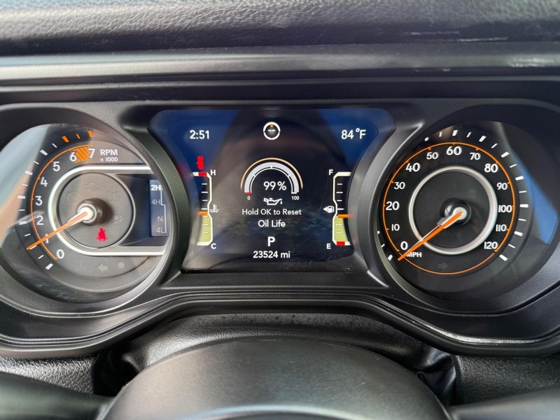 Jeep Wrangler Vehicle Image 24