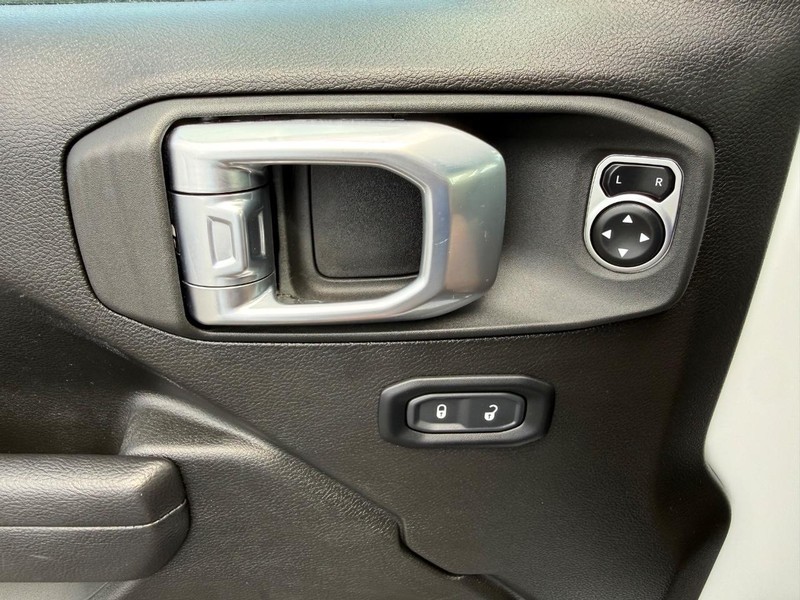 Jeep Wrangler Vehicle Image 26