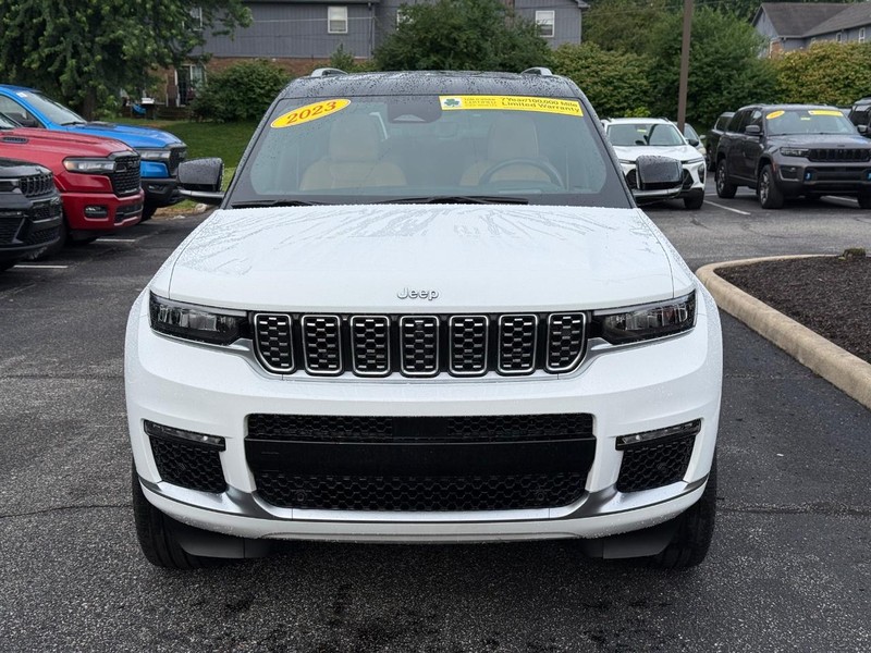 Jeep Grand Cherokee L Vehicle Image 10