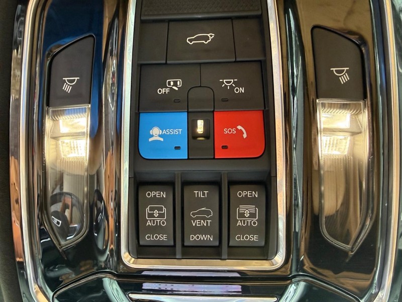 Jeep Grand Cherokee L Vehicle Image 25