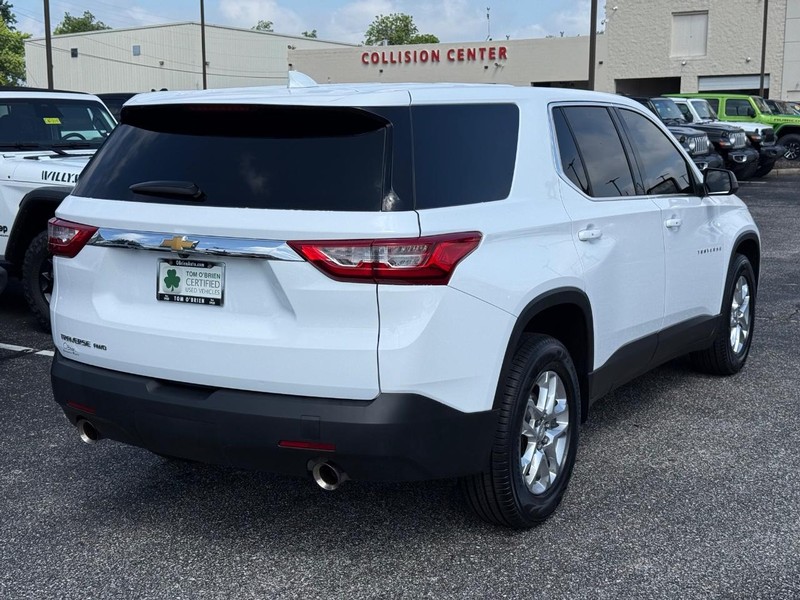 Chevrolet Traverse Vehicle Image 03