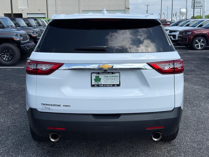 Chevrolet Traverse Vehicle Image 04