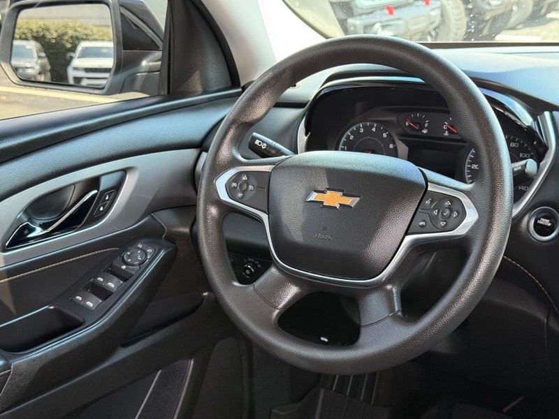 Chevrolet Traverse Vehicle Image 13