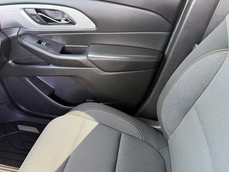 Chevrolet Traverse Vehicle Image 21