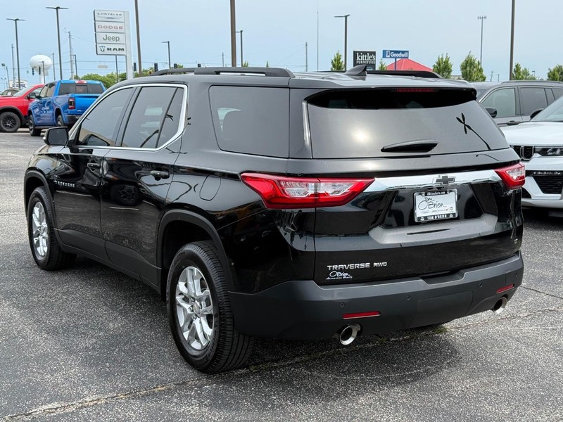 Chevrolet Traverse Vehicle Image 05