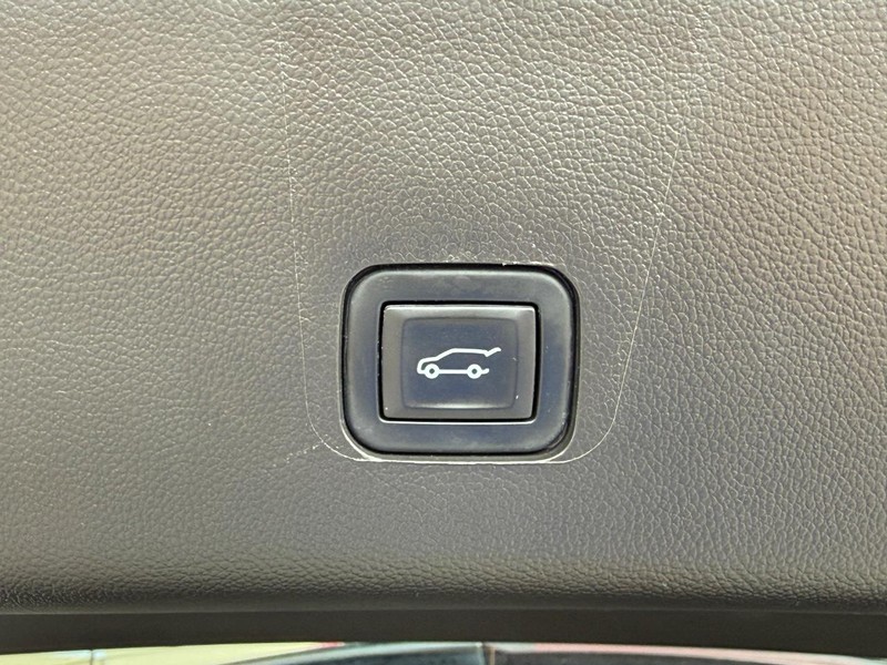 Chevrolet Traverse Vehicle Image 08