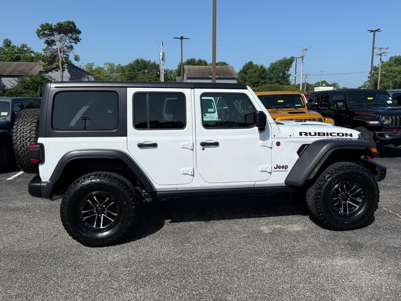 Jeep Wrangler Vehicle Image 02