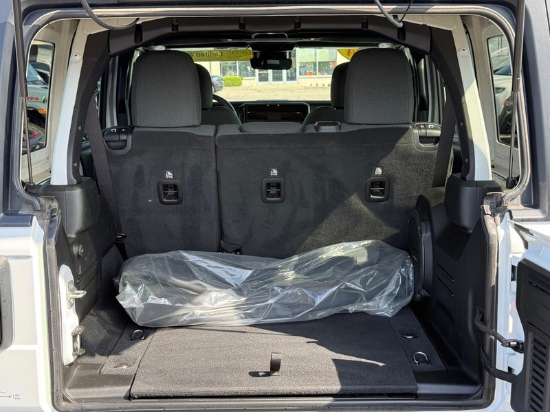 Jeep Wrangler Vehicle Image 07