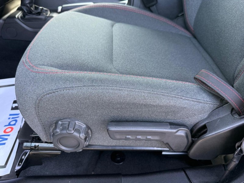 Jeep Wrangler Vehicle Image 25