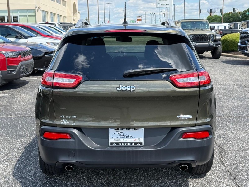 Jeep Cherokee Vehicle Image 04