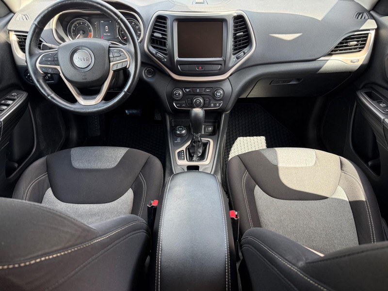 Jeep Cherokee Vehicle Image 11