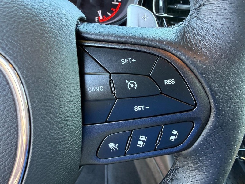 Dodge Durango Vehicle Full-screen Gallery Image 17