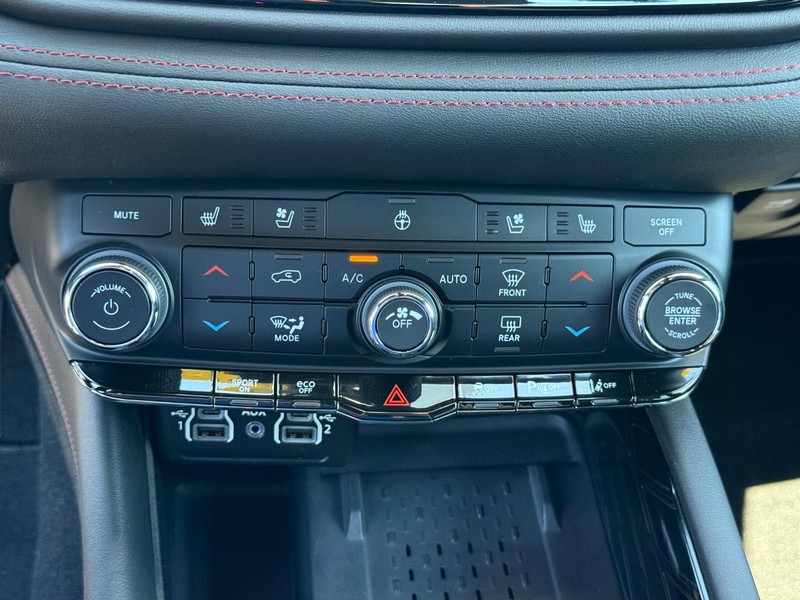Dodge Durango Vehicle Full-screen Gallery Image 22