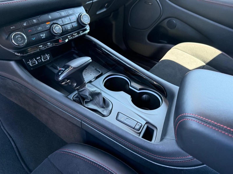 Dodge Durango Vehicle Full-screen Gallery Image 23