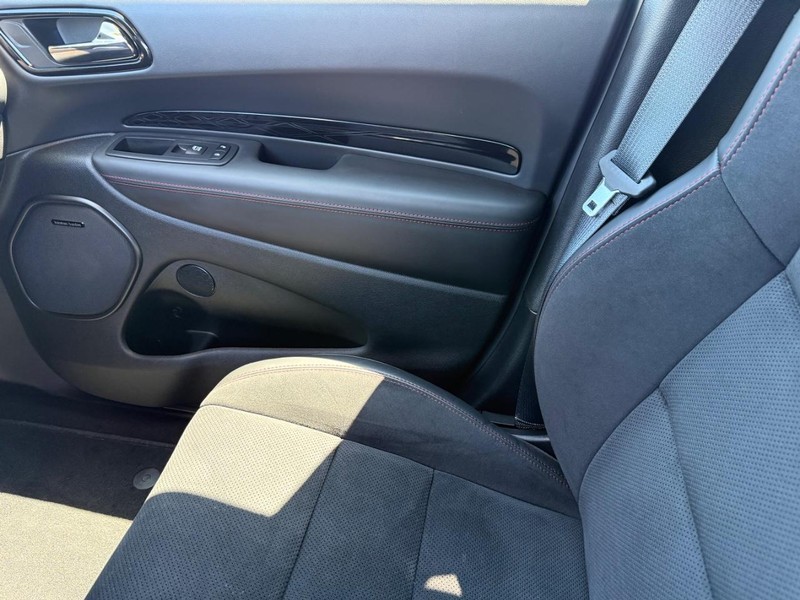Dodge Durango Vehicle Full-screen Gallery Image 24