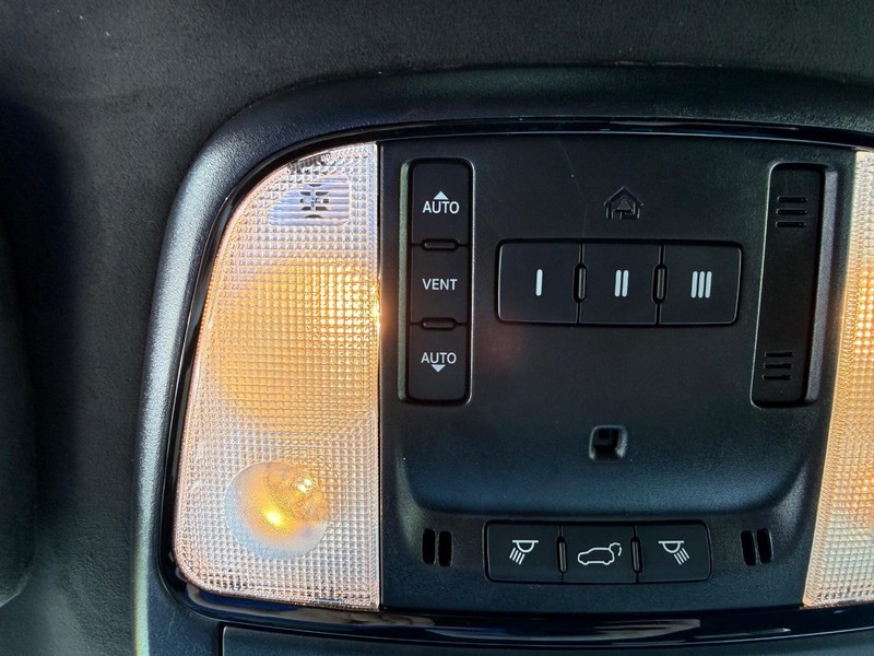Dodge Durango Vehicle Full-screen Gallery Image 25