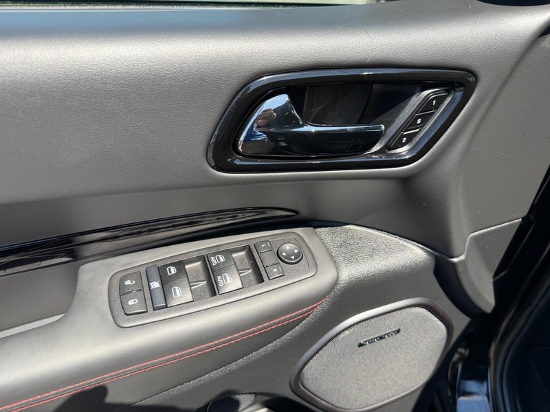 Dodge Durango Vehicle Full-screen Gallery Image 28