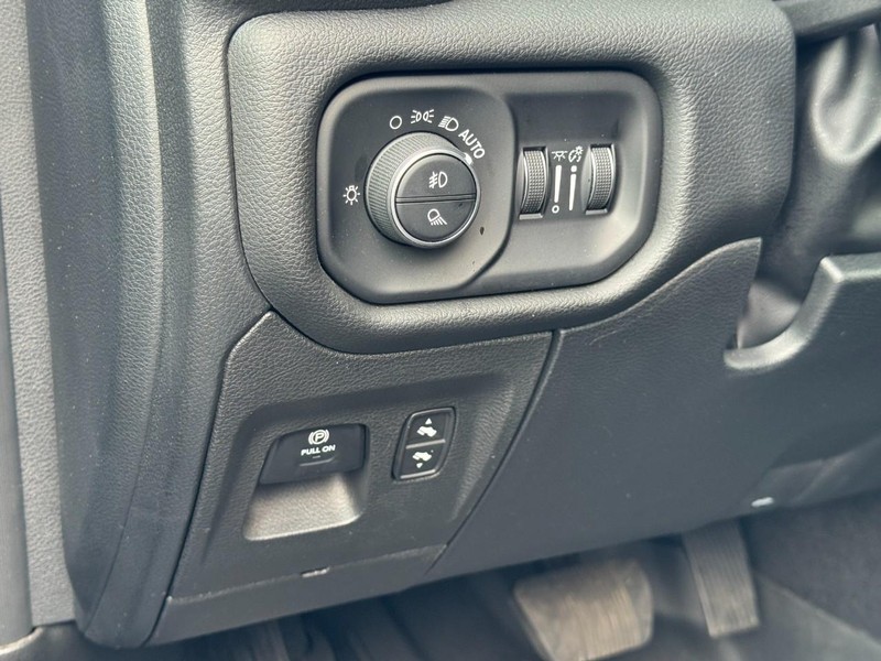 Ram 1500 Vehicle Image 16
