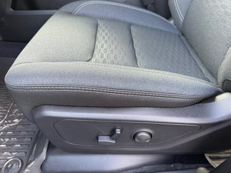 Ram 1500 Vehicle Image 18