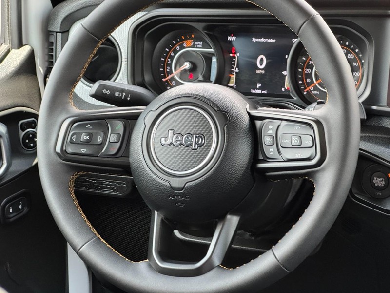Jeep Wrangler Vehicle Image 12