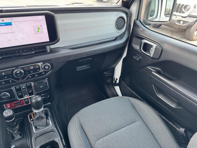 Jeep Wrangler Vehicle Image 15