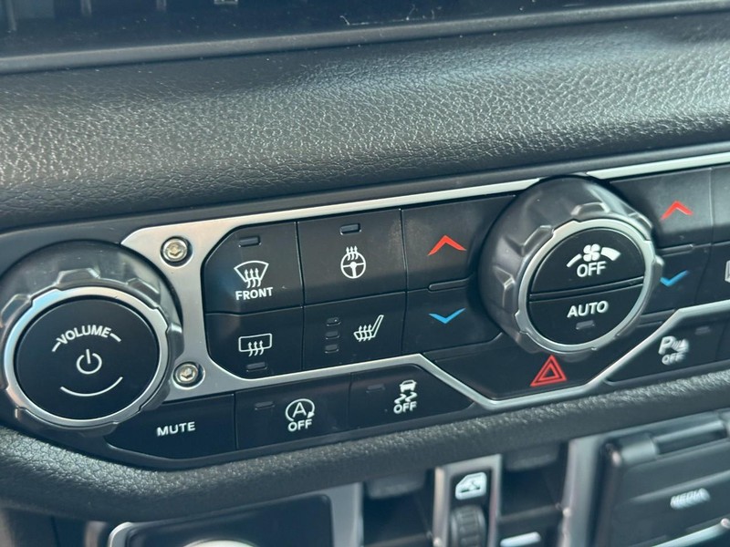 Jeep Wrangler Vehicle Image 21