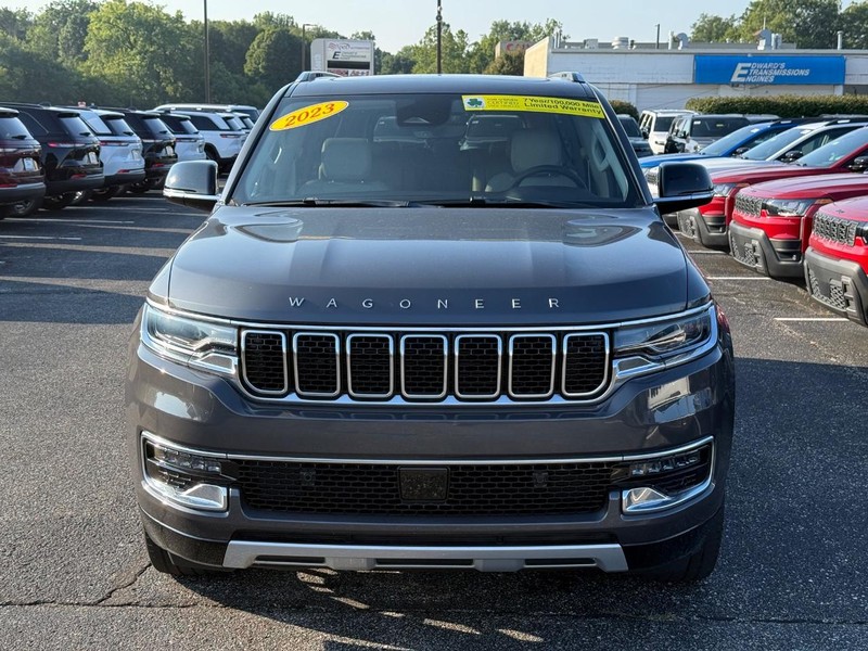 Jeep Wagoneer L Vehicle Image 10