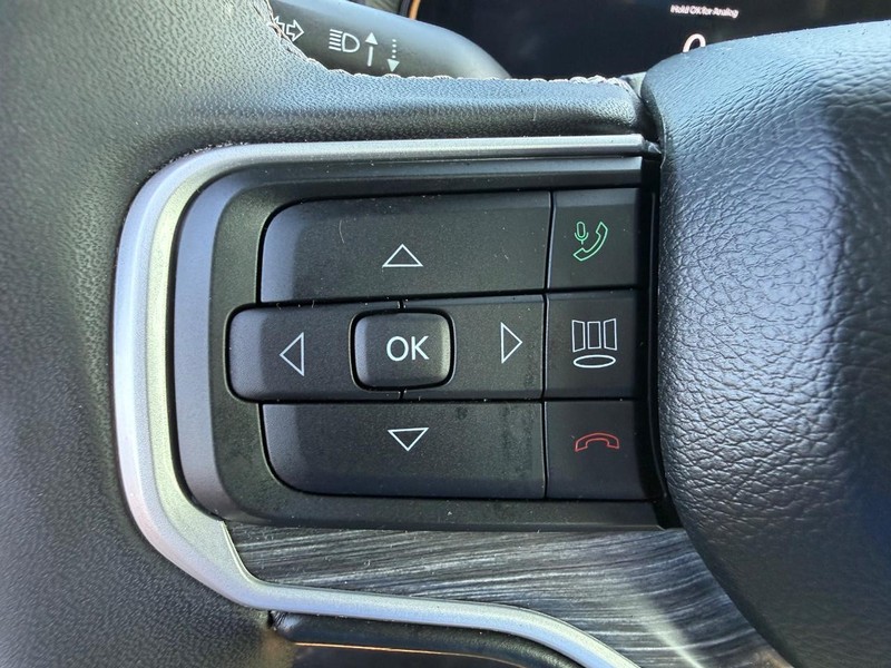 Jeep Wagoneer L Vehicle Image 16