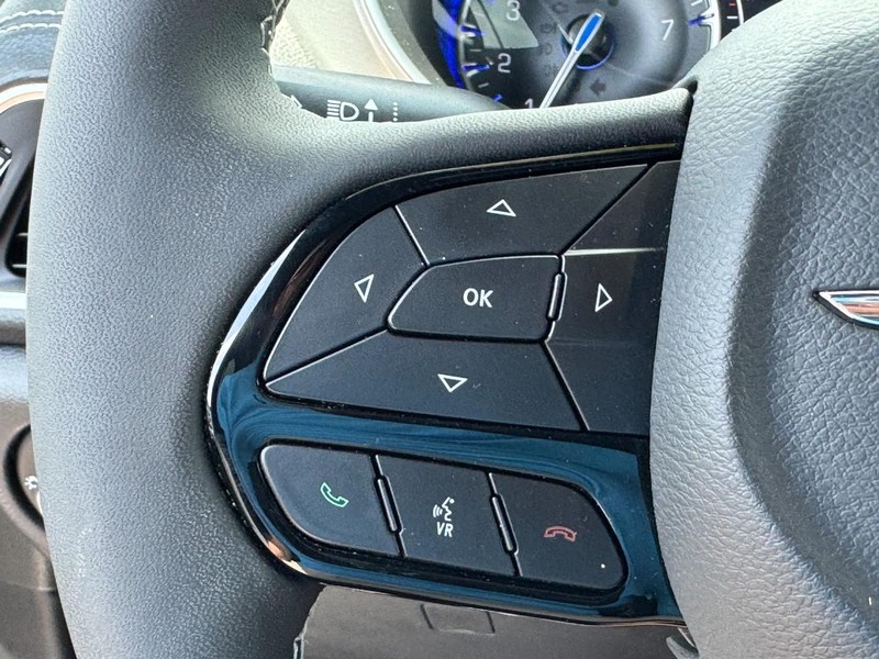 Chrysler Pacifica Vehicle Full-screen Gallery Image 19