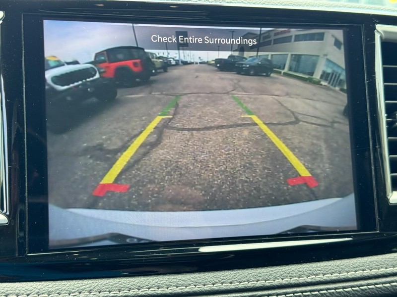 Chrysler Pacifica Vehicle Full-screen Gallery Image 21