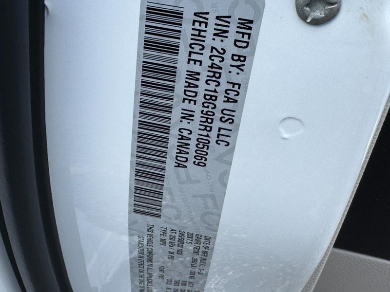 Chrysler Pacifica Vehicle Full-screen Gallery Image 25