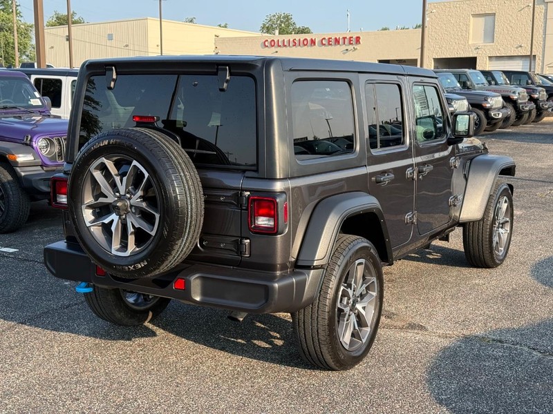 Jeep Wrangler 4xe Vehicle Image 03
