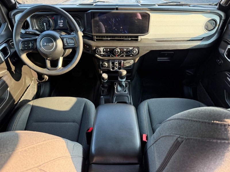 Jeep Wrangler 4xe Vehicle Image 11