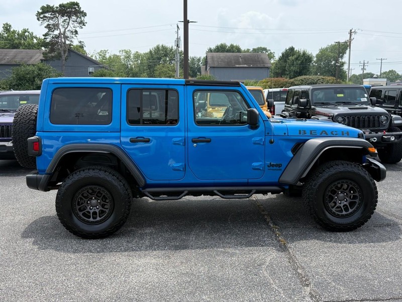 Jeep Wrangler Vehicle Image 02