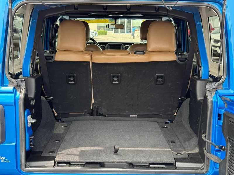 Jeep Wrangler Vehicle Image 07