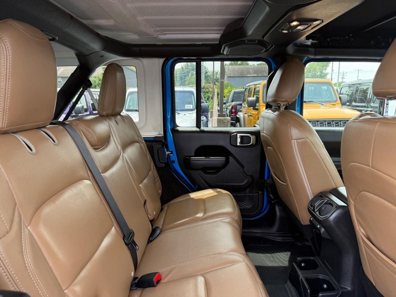 Jeep Wrangler Vehicle Image 10