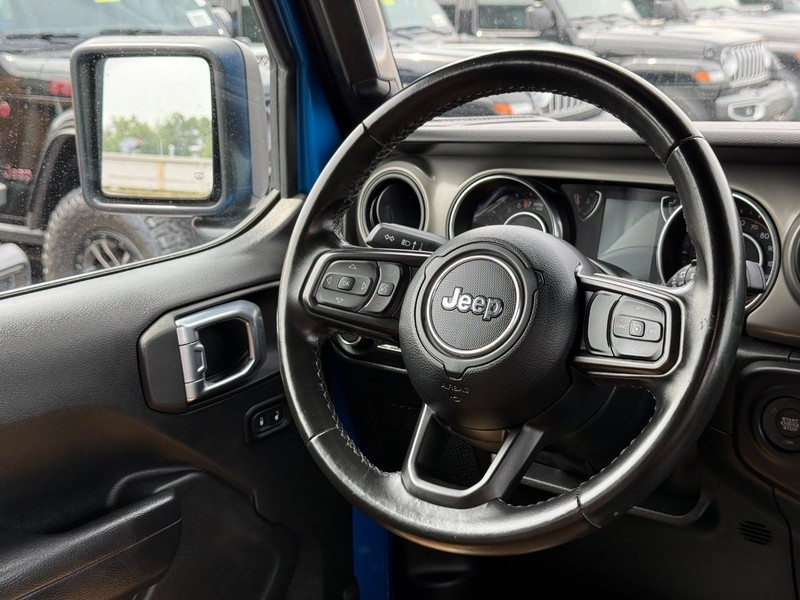Jeep Wrangler Vehicle Image 12