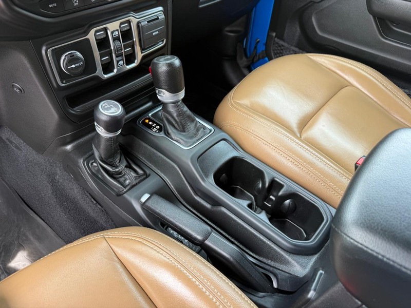 Jeep Wrangler Vehicle Image 19