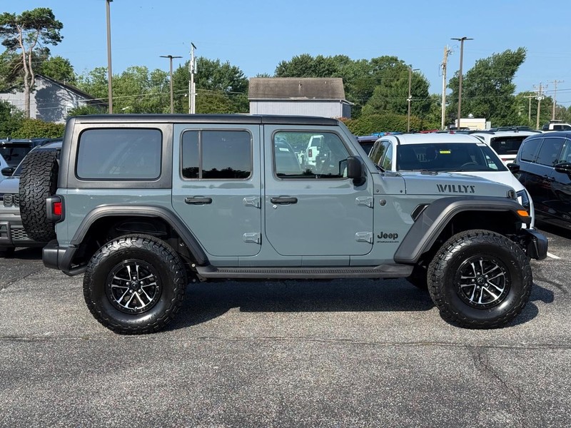 Jeep Wrangler Vehicle Image 02