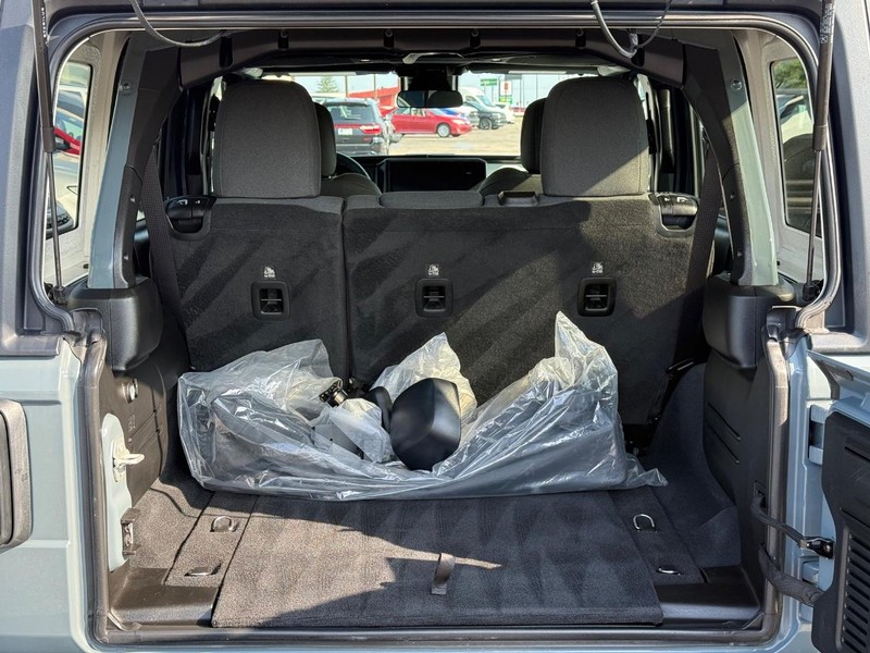 Jeep Wrangler Vehicle Image 07