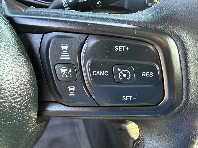 Jeep Wrangler Vehicle Image 14