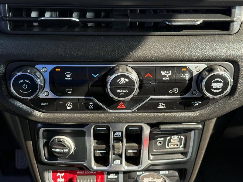 Jeep Wrangler Vehicle Image 18