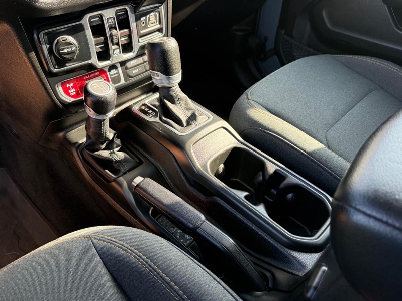 Jeep Wrangler Vehicle Image 19