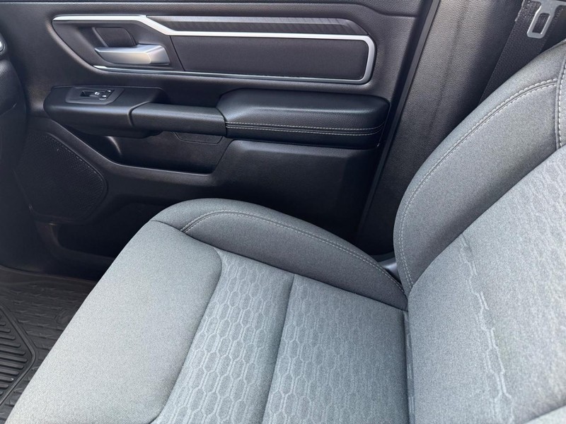 Ram 1500 Vehicle Image 21